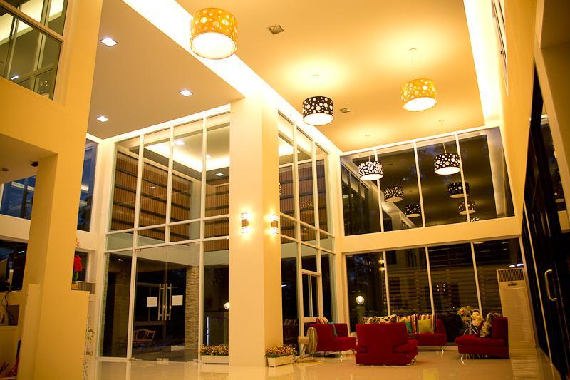 Centrino Hotel Surat Thani Exterior foto